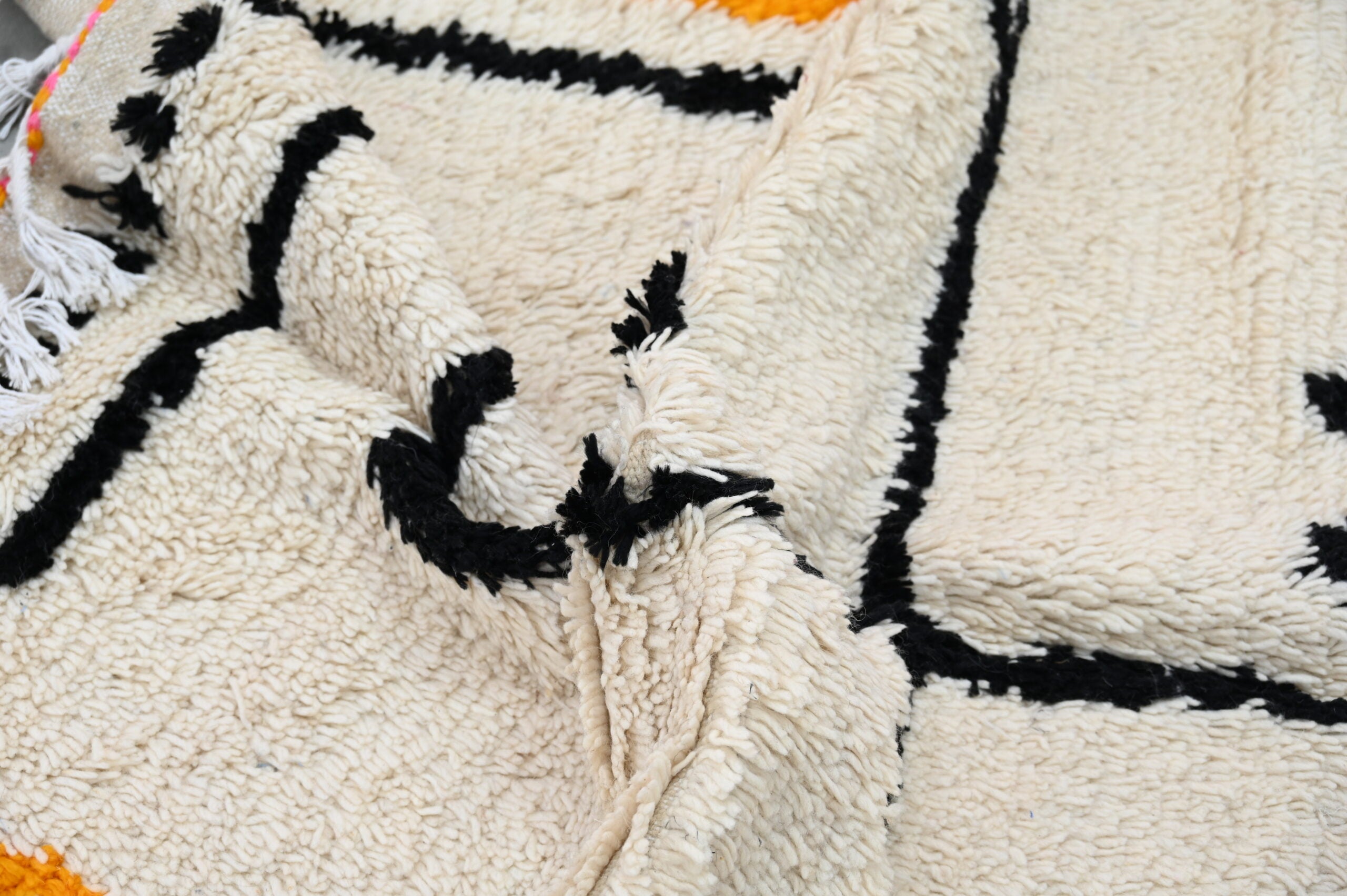 Handmade Moroccan Azilal Rug 240x152 cm