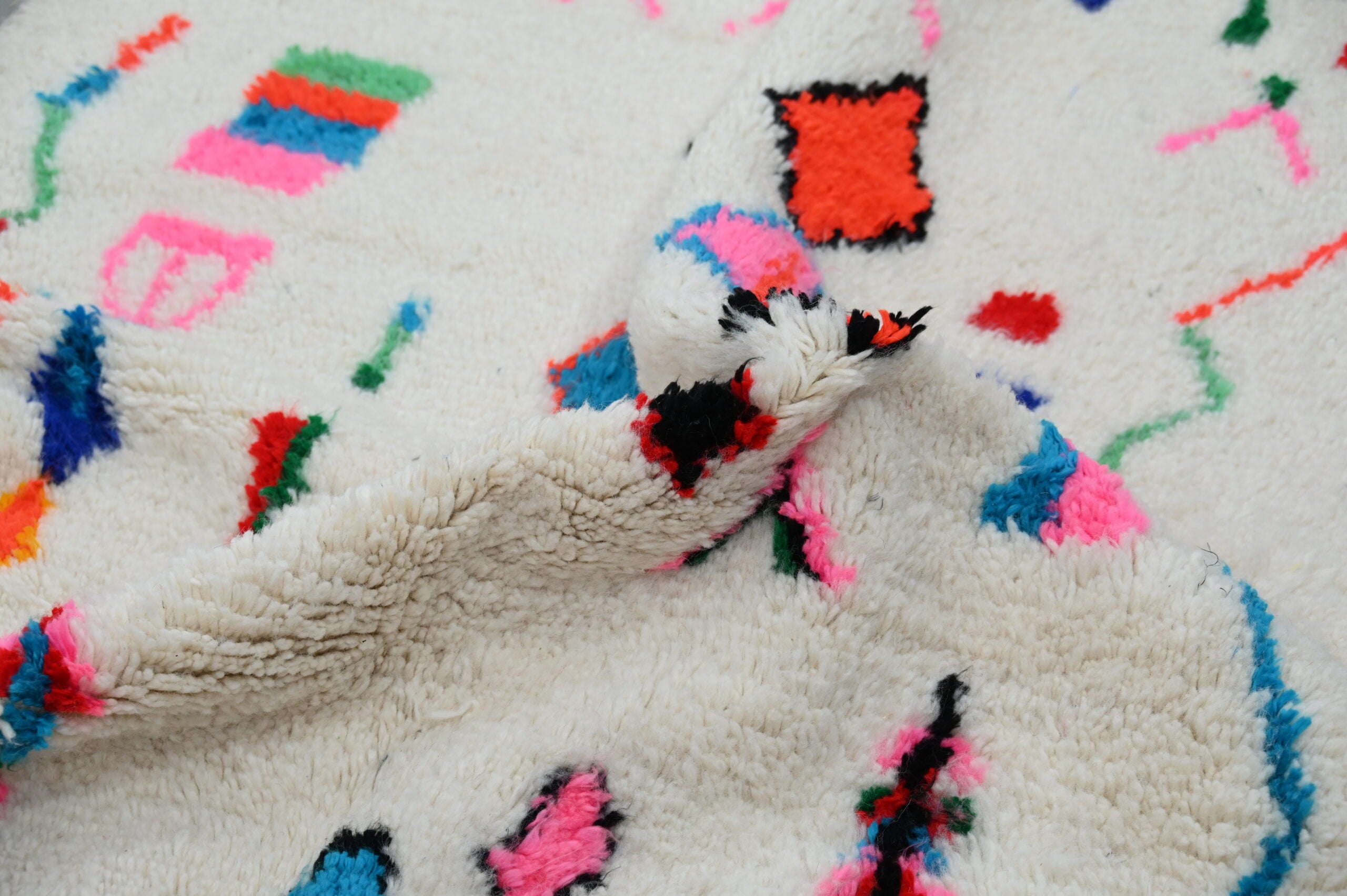 Handmade Moroccan Azilal Rug - 247x141 cm