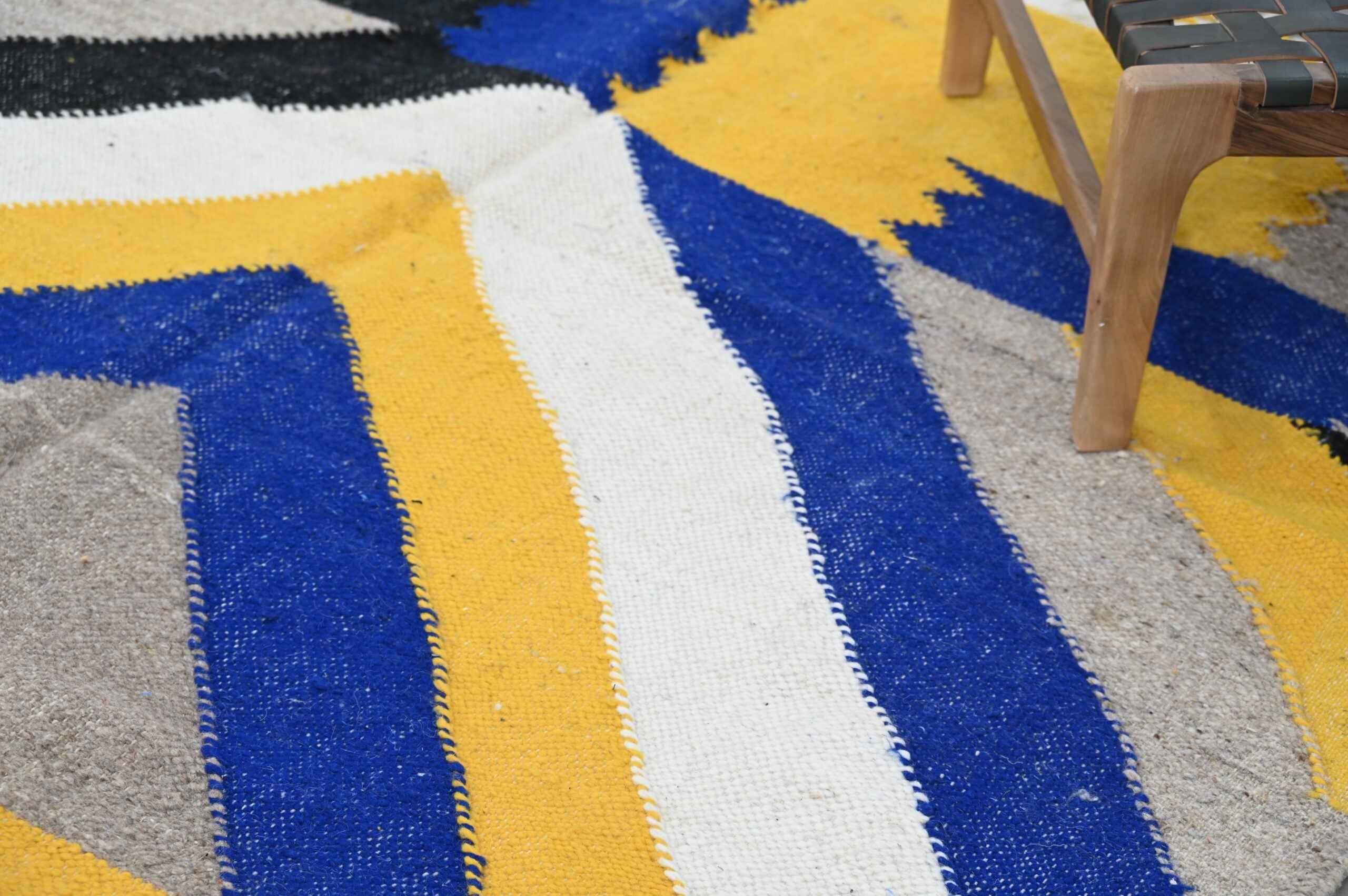 Handmade Moroccan Azilal Rug - 306X196cm