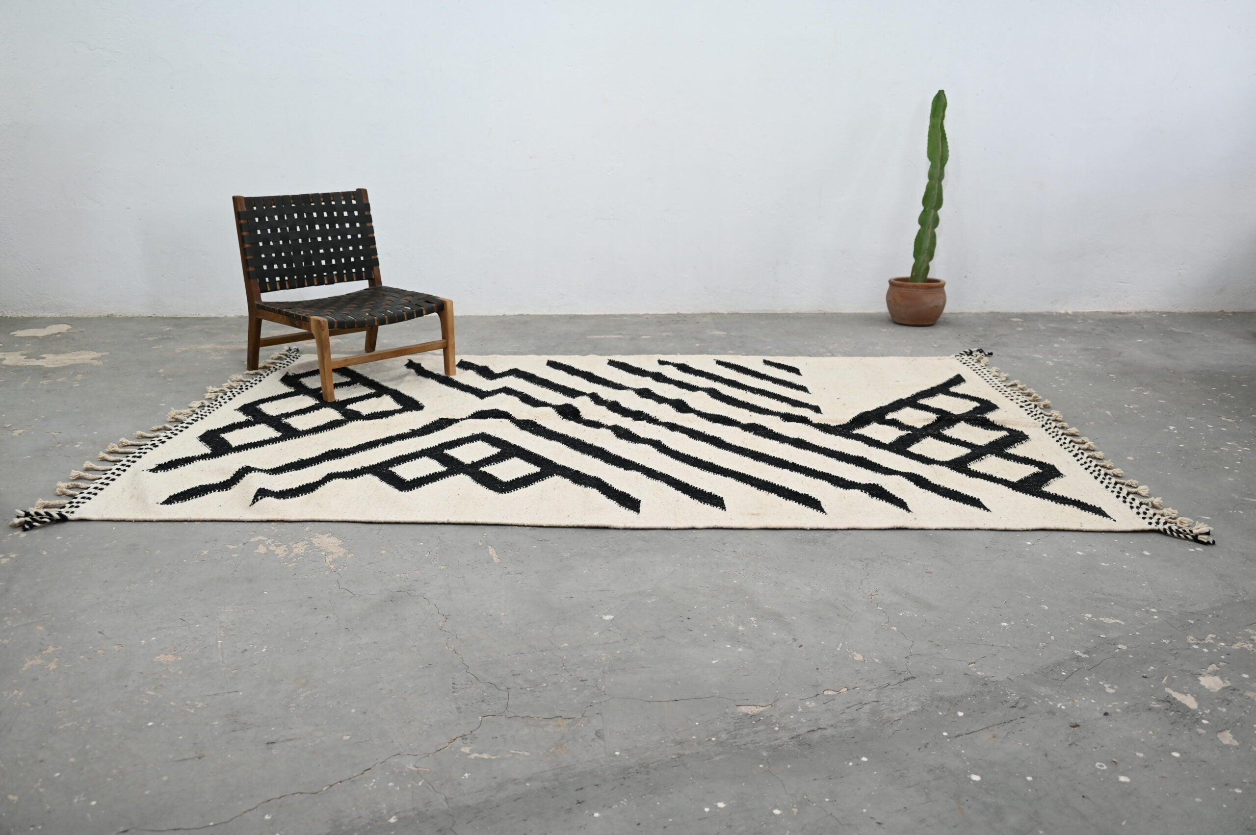 Handmade Moroccan Azilal Rug - 317x200 cm