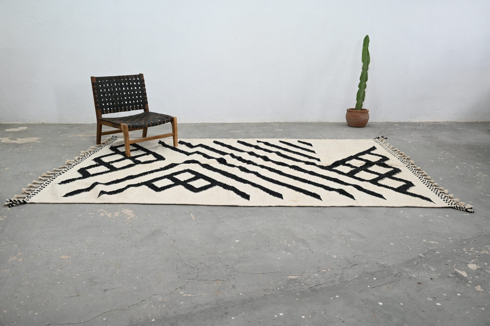 Handmade Moroccan Azilal Rug - 317x200 cm - Moroccan Rugs