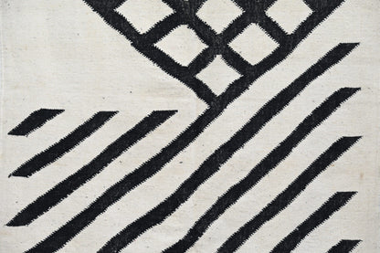 Handmade Moroccan Azilal Rug - 317x200 cm - Moroccan Rugs