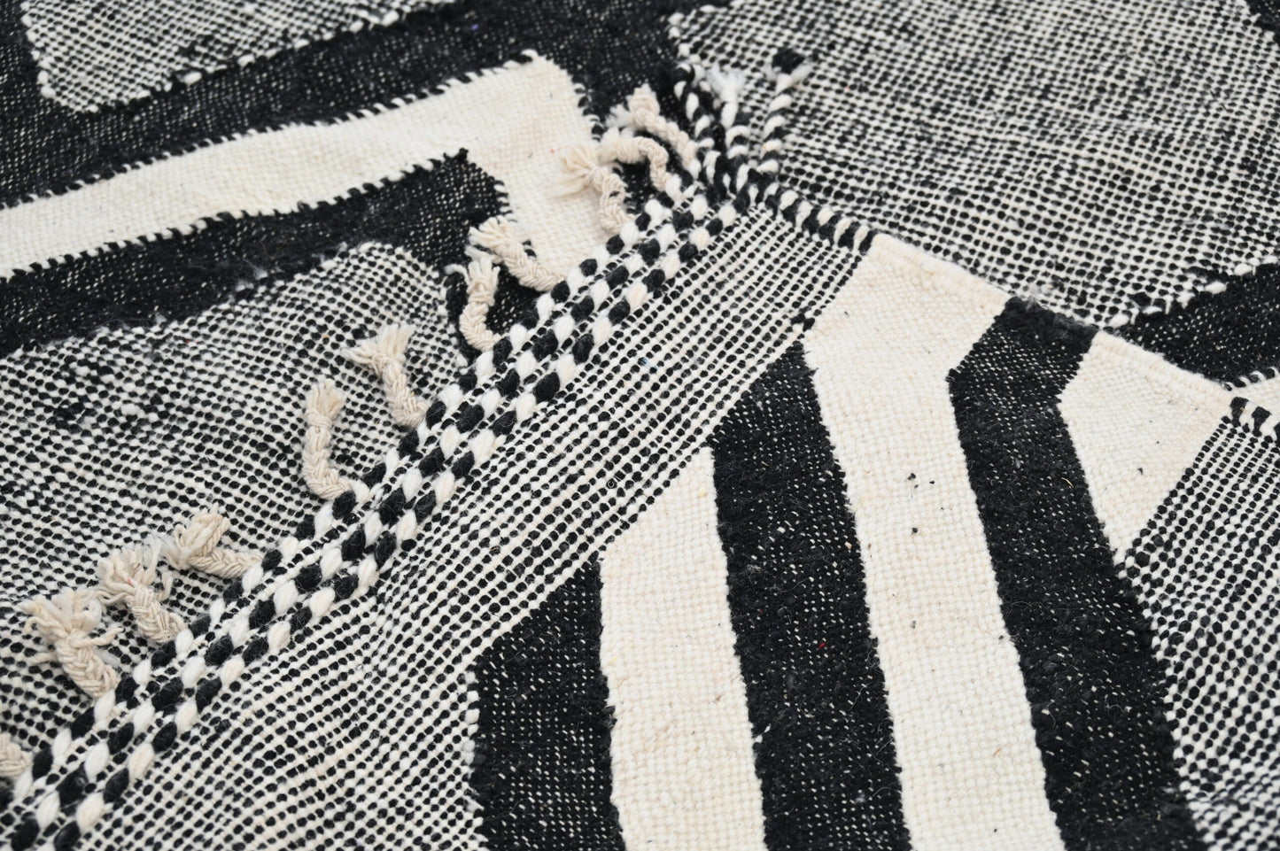 Handmade Moroccan Azilal Rug - 326x203 cm - Moroccan Rugs