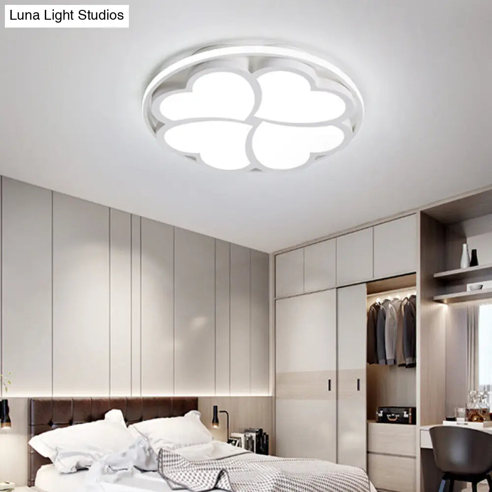 DecorBites™ DecorBites™ Heart-Shaped LED Flush Mount Ceiling Lamp in White Light for Bedroom