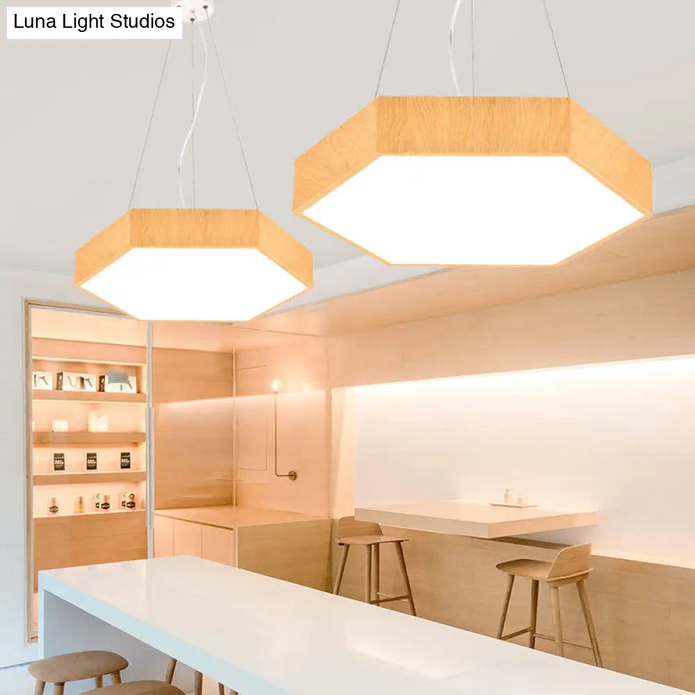 Lámpara colgante LED hexagonal: la sencillez se une a la elegancia en la lámpara de araña del dormitorio.