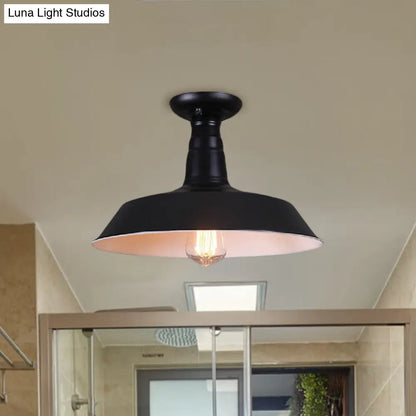 Lámpara de techo semiempotrada DecorBites™ estilo granero industrial en color negro - 10"/14" de diámetro, 1 bombilla, pantalla metálica