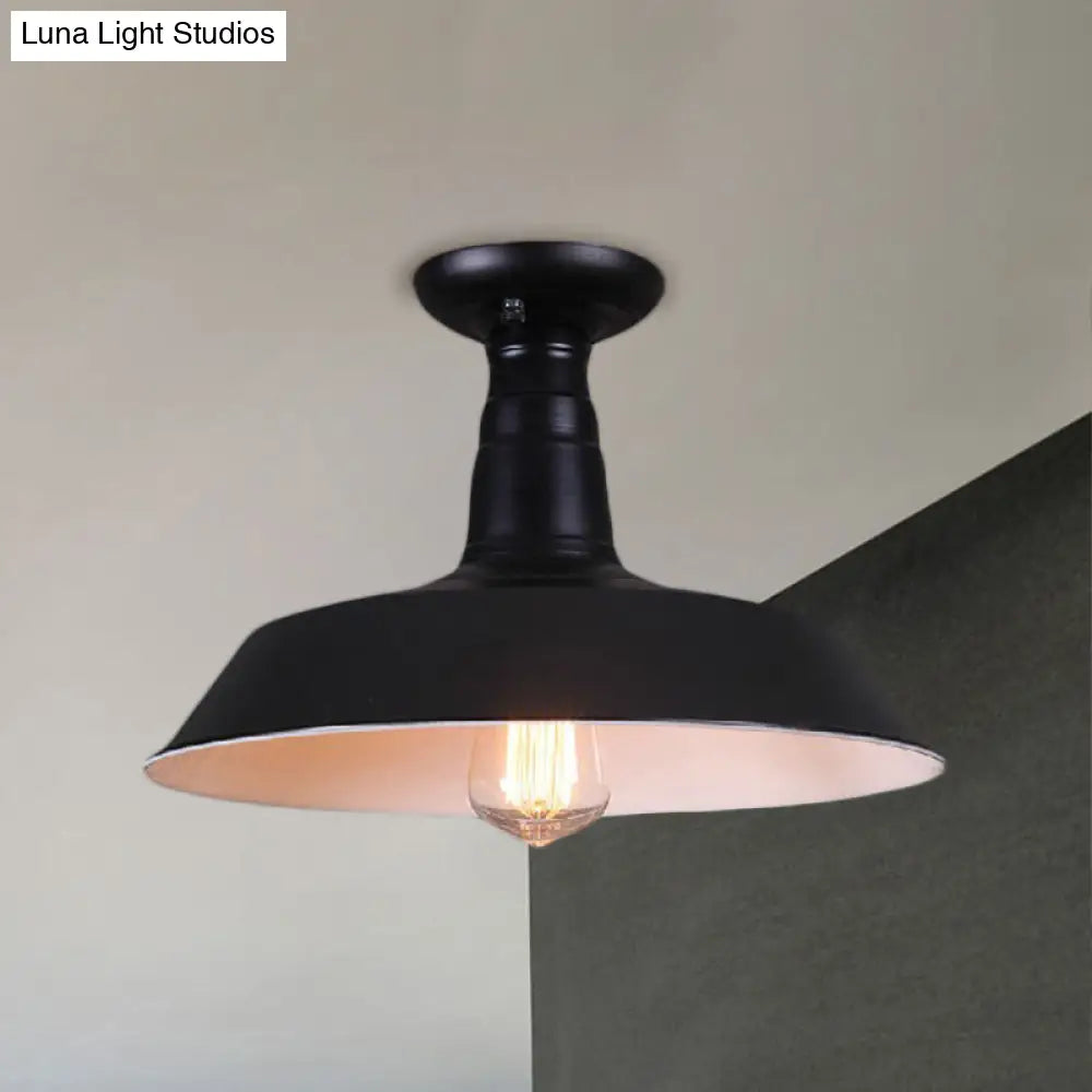 Lámpara de techo semiempotrada DecorBites™ estilo granero industrial en color negro - 10"/14" de diámetro, 1 bombilla, pantalla metálica