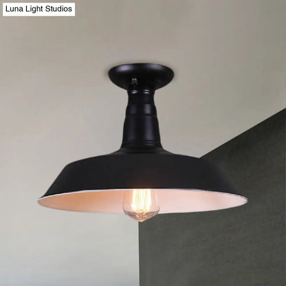 Lámpara de techo semiempotrada DecorBites™ estilo granero industrial en color negro - 10"/14" de diámetro, 1 bombilla, pantalla metálica