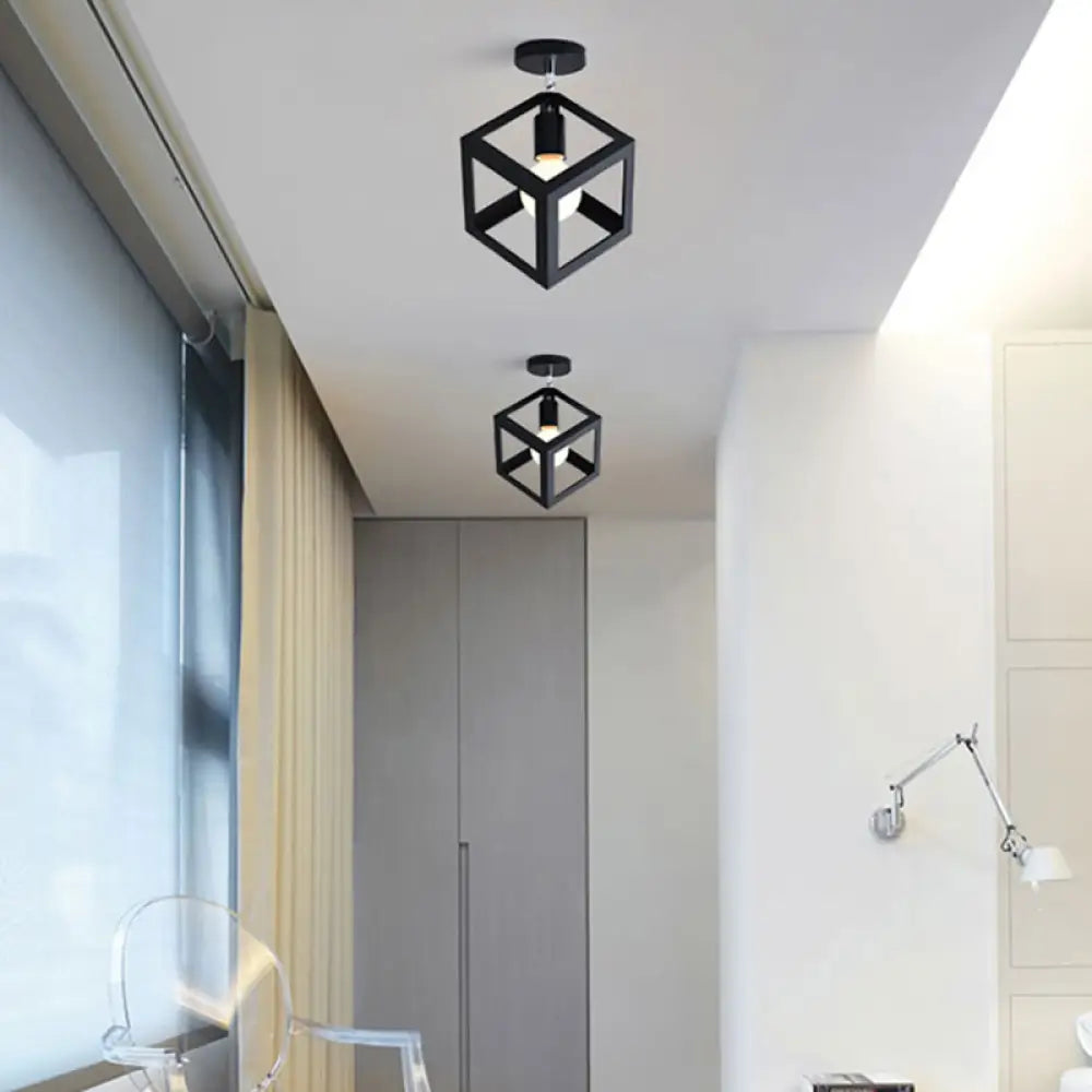 Lámpara colgante industrial negra DecorBites™ para techo de pasillo - Semiempotrada, forma esférica/ovalada, con estructura de hierro, 1 luz