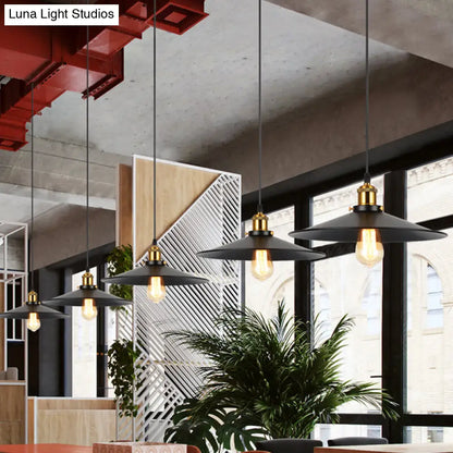 Industrial Black Iron Pendant Light with Conical Shade – Single-Bulb Suspension for Restaurants