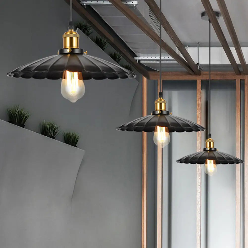 Industrial Black Iron Pendant Light with Conical Shade – Single-Bulb Suspension for Restaurants