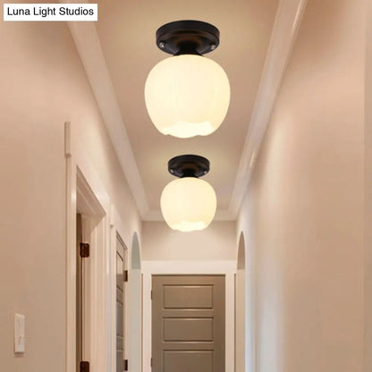 مصباح DecorBites™ الصناعي شبه المسطح - وعاء زجاجي أسود أوبال لإضاءة الممر