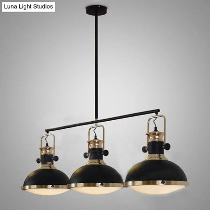Lámpara de techo tipo isla DecorBites™ de estilo industrial, de metal negro, con difusor de vidrio y 3 cabezales