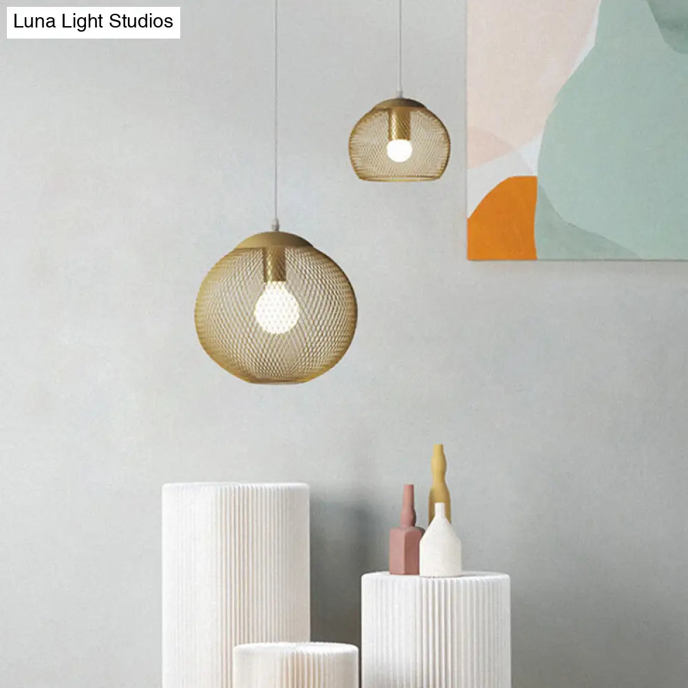 Iron Wire Spherical Pendant Light - Loft Style Ceiling Lamp in Gold for Clothing Stores - 1 Bulb Suspension.