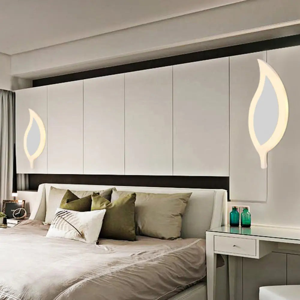 DecorBites™ Kids' Cartoon Apple/Leaf/Cat LED Flush Mount Wall Sconce - Small Acrylic Wall Light for Children's Bedroom in White