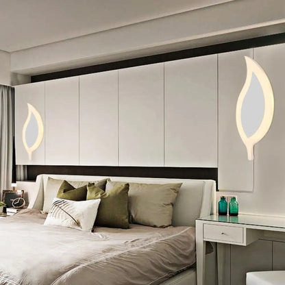 DecorBites™ Kids' Cartoon Apple/Leaf/Cat LED Flush Mount Wall Sconce - Small Acrylic Wall Light for Children's Bedroom in White