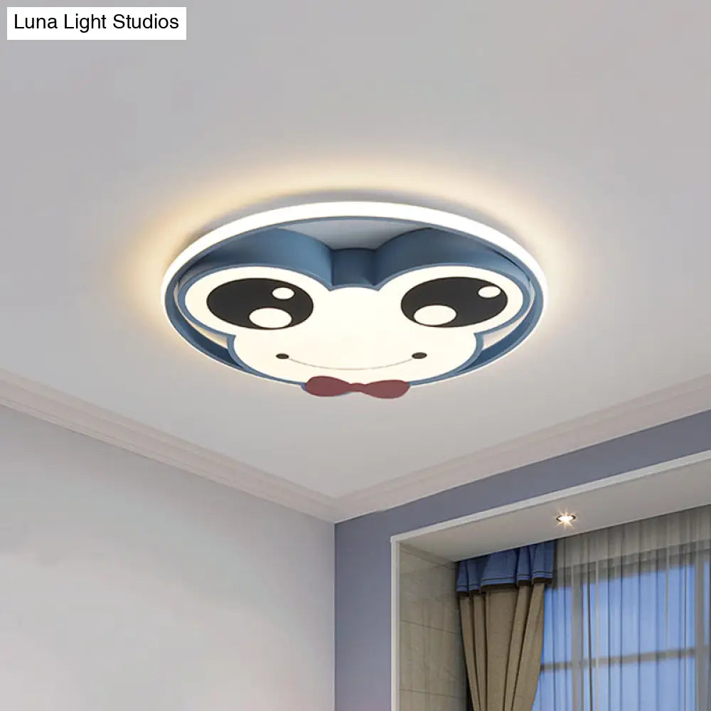 Lámpara de techo LED empotrada DecorBites™ para habitación infantil: diseño de rana de ojos grandes en metal, color rosa/amarillo/azul.