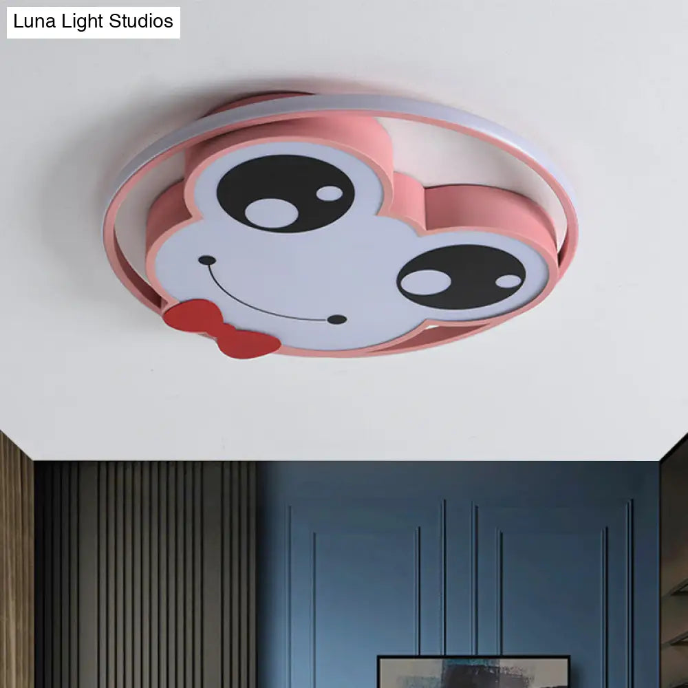 Lámpara de techo LED empotrada DecorBites™ para habitación infantil: diseño de rana de ojos grandes en metal, color rosa/amarillo/azul.