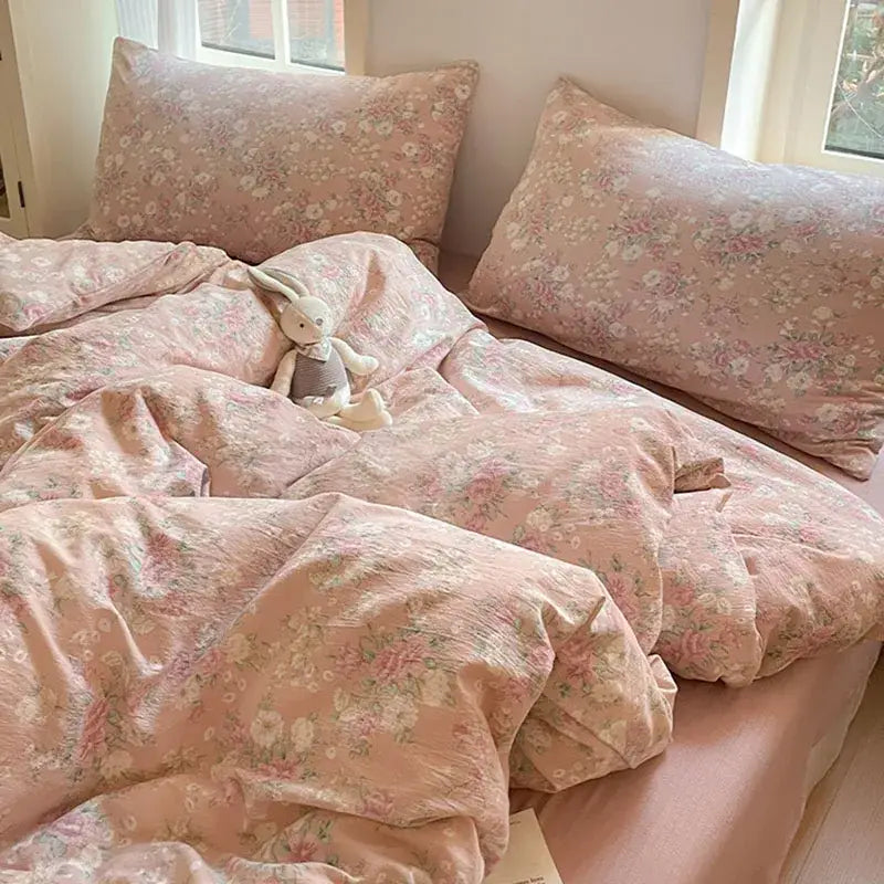 Pink floral patterned cotton bedding set with soft textured fabric for a lavender floral textured cotton bedding set bedroom quilt