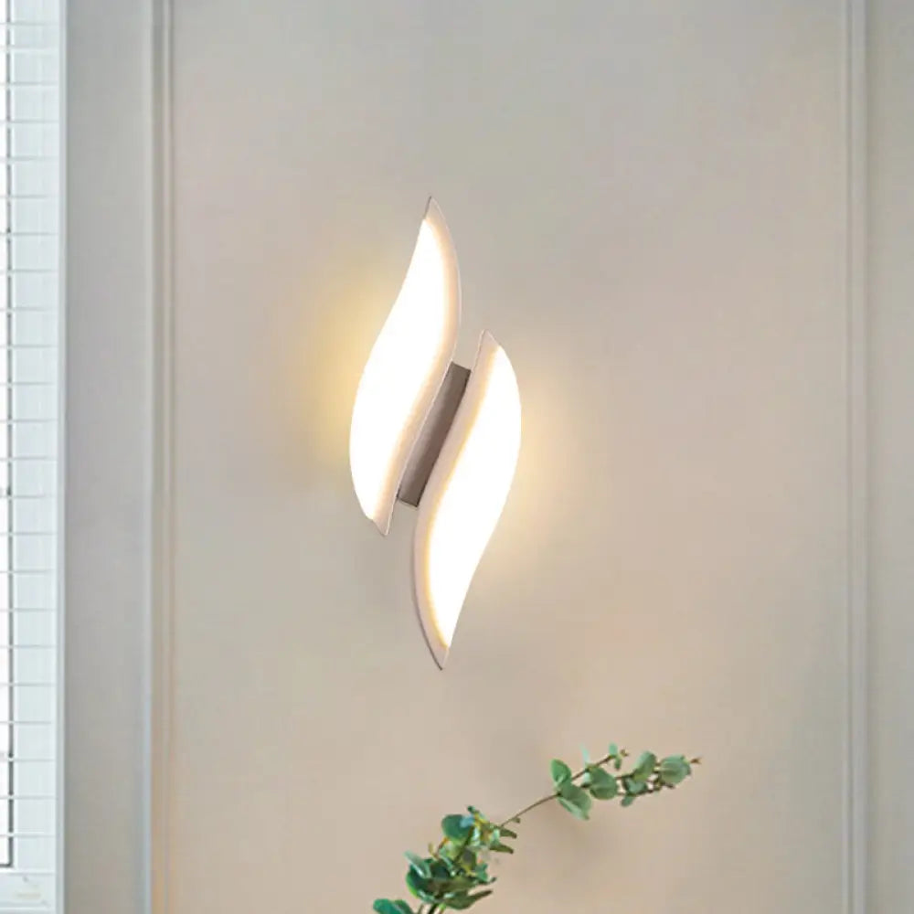 DecorBites™ DecorBites™ Leaf LED Wall Sconce: Simplicity meets Acrylic White Lighting in Warm/White Light