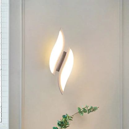DecorBites™ DecorBites™ Leaf LED Wall Sconce: Simplicity meets Acrylic White Lighting in Warm/White Light