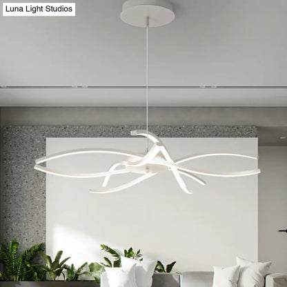 LED Floral Chandelier: Elegant Metallic Simplicity for Living Room Lighting