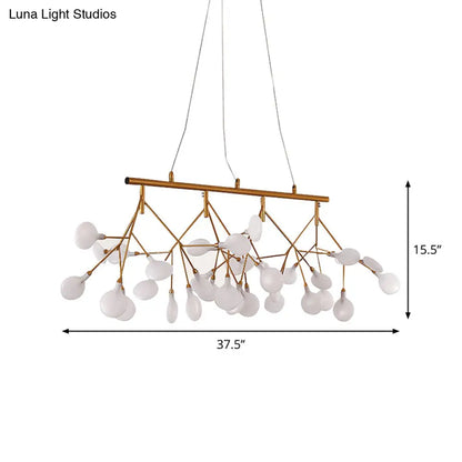 Lámpara colgante DecorBites™ LED con forma de rama de árbol en color oro metálico para techo de comedor minimalista