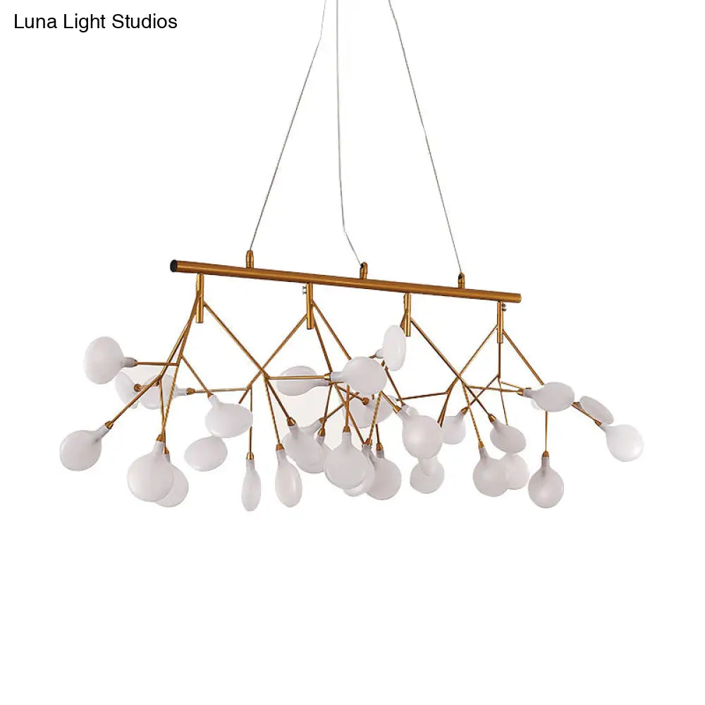 Lámpara colgante DecorBites™ LED con forma de rama de árbol en color oro metálico para techo de comedor minimalista