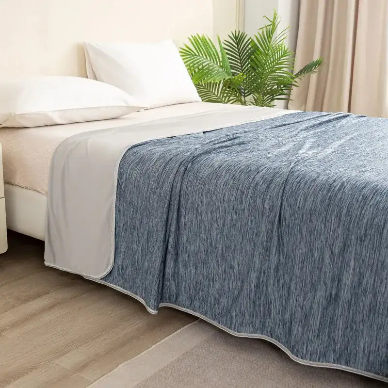Light blue decorbites super soft cooling blanket with white border textured quilted bedspread for bedroom decor