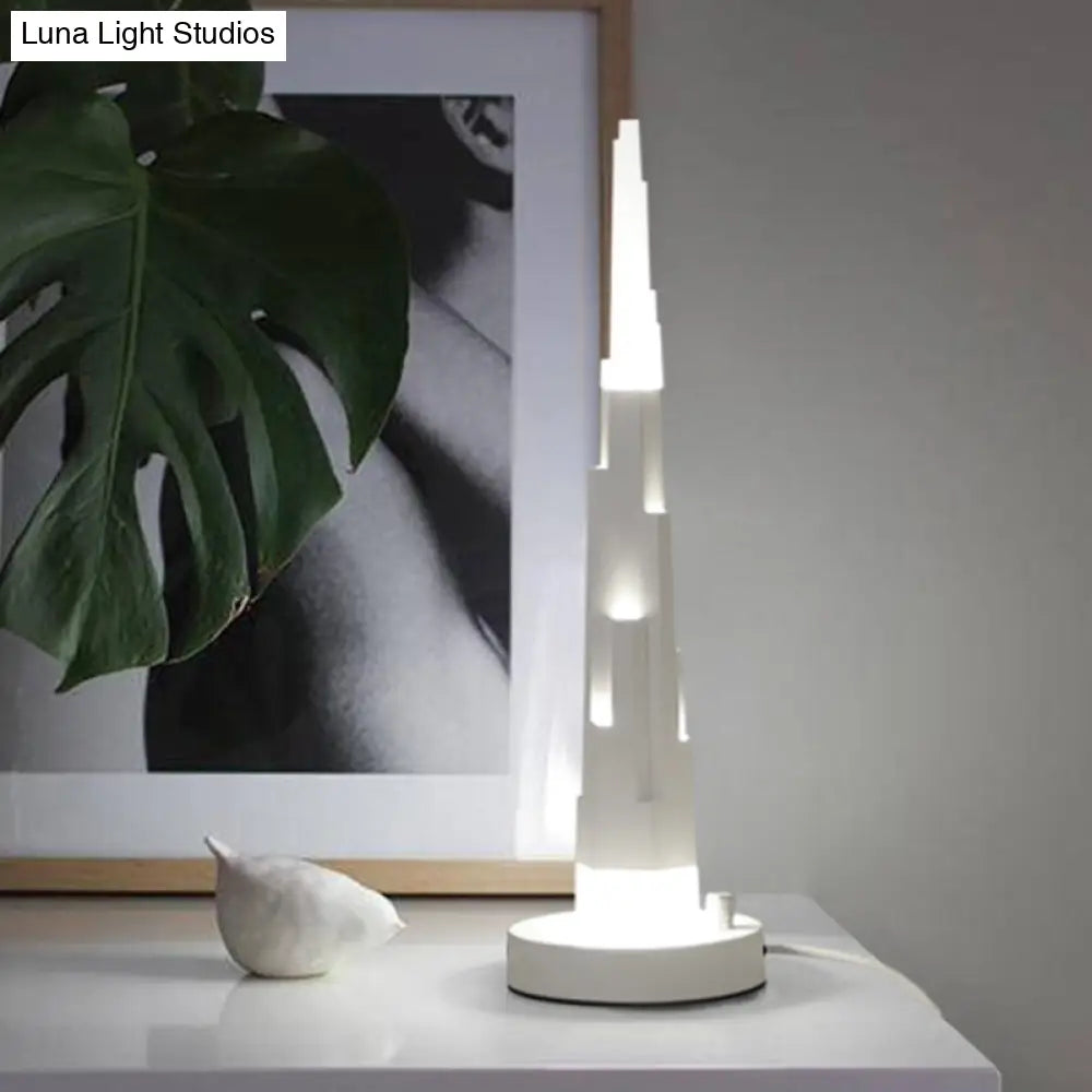 Lise - Modernism Acrylic LED Table Lamp - Burj Tower Nightstand, White/Gold