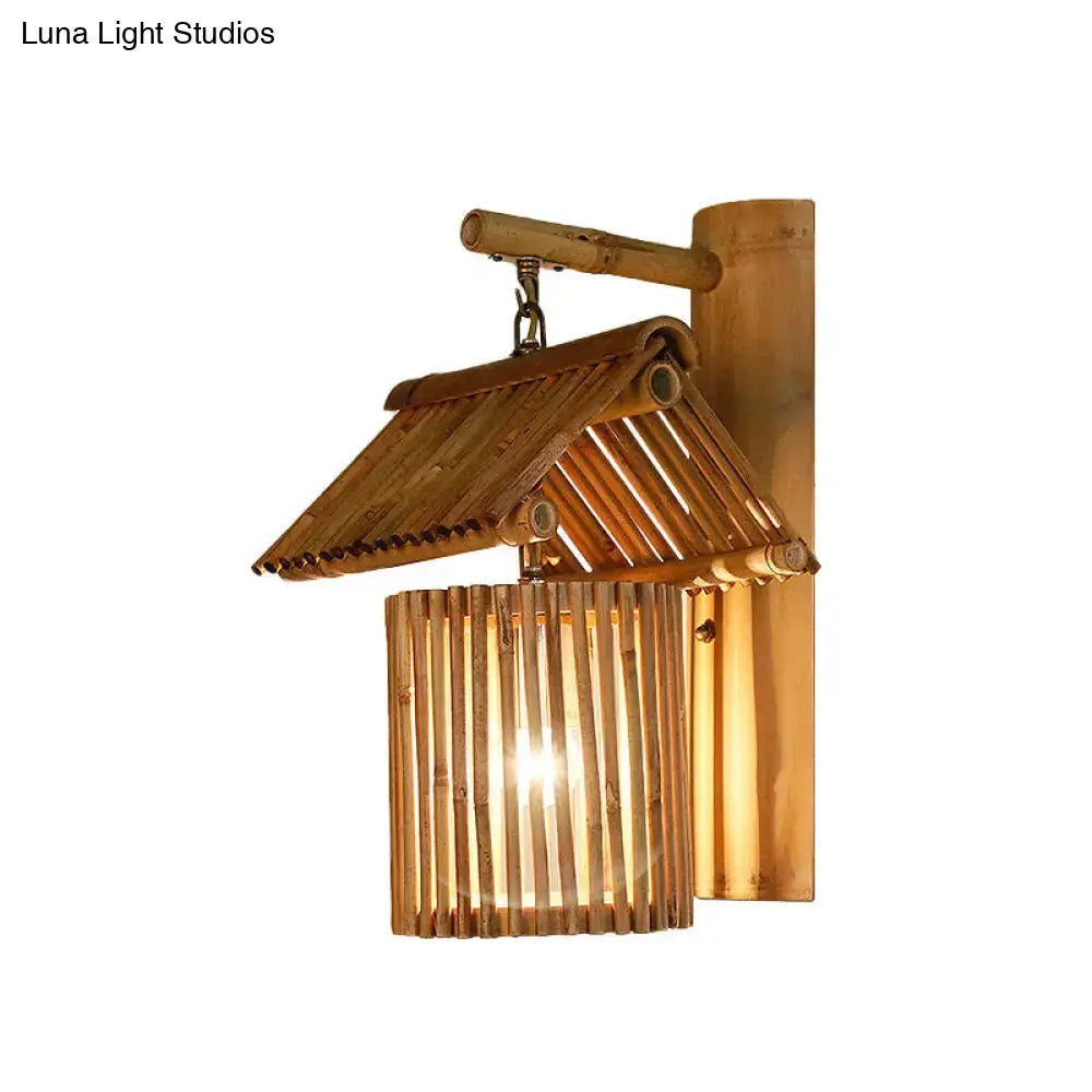 Natural bamboo lodge style wall light with traditional roof design and vertical slats compatible with e26 e27 bulbs 220v-240v 110v-120v