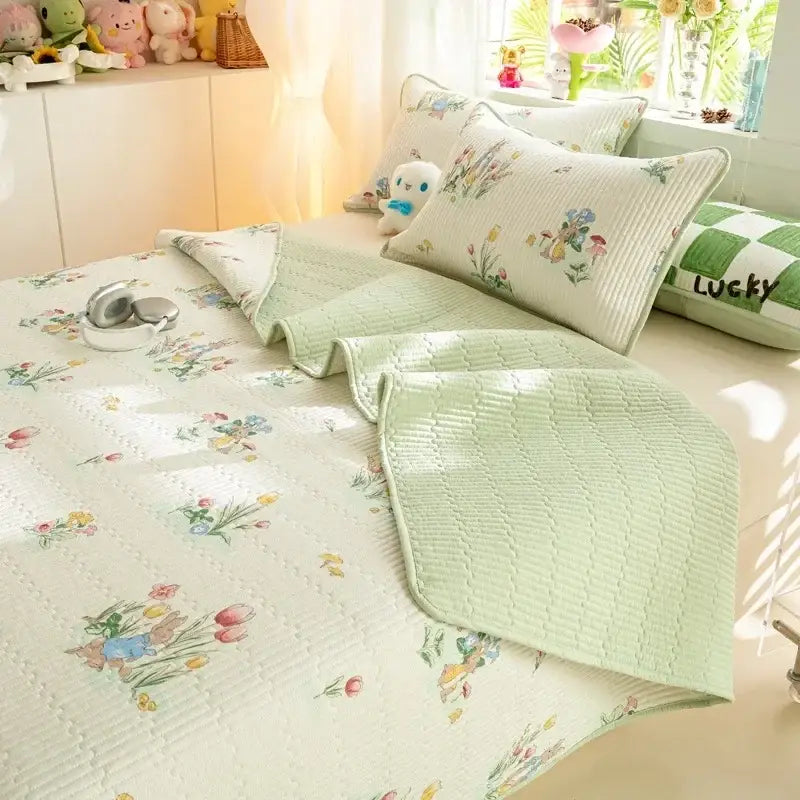Pastel green quilted mattress mat with delicate floral and bunny decorbites cartoon pattern cotton for bedroom bedding