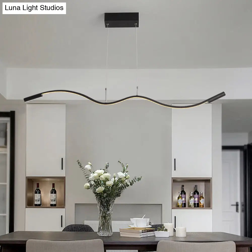 مصباح معلق LED فني معدني من DecorBites™ لجزيرة غرفة الطعام بخطوط ملتوية