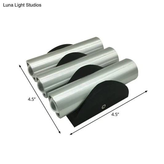 DecorBites™ DecorBites™ Metal Wall Sconce with LED Lighting in Multi-Colored Hues, Modern Style for Living Rooms - Silver