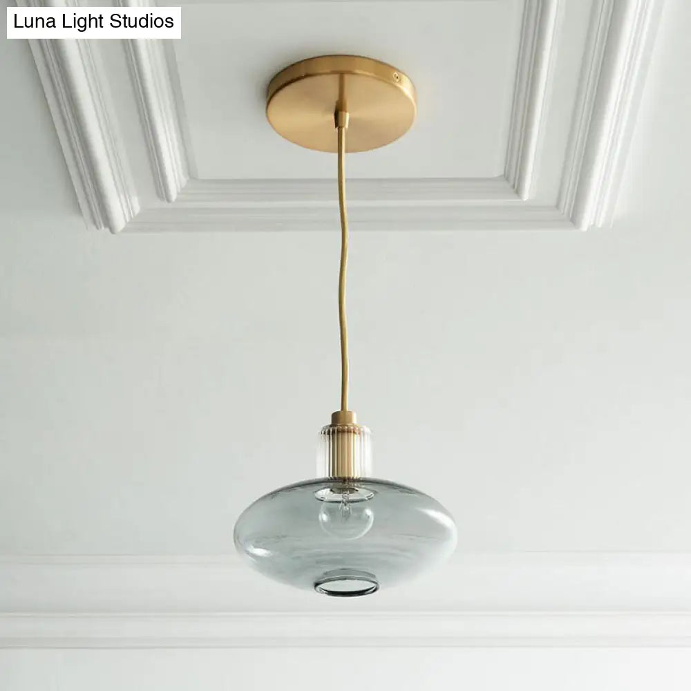 Lámpara colgante ovalada de cristal azul de mediados de siglo con corcho de latón para comedor