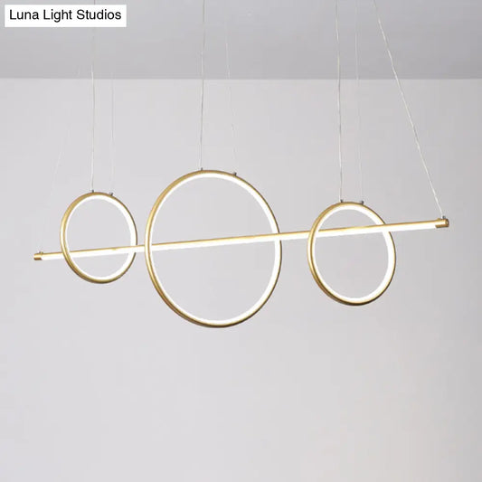 مصباح معلق LED أكريليك بسيط من DecorBites™ باللون الأسود/الذهبي، إضاءة دافئة/بيضاء - عرض 35.5 بوصة/43 بوصة