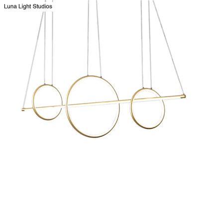 مصباح معلق LED أكريليك بسيط من DecorBites™ باللون الأسود/الذهبي، إضاءة دافئة/بيضاء - عرض 35.5 بوصة/43 بوصة