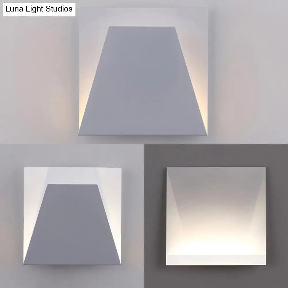 DecorBites™ DecorBites™ Minimalist Geometric Metal LED Wall Sconce in Warm/White Lighting for Bedroom