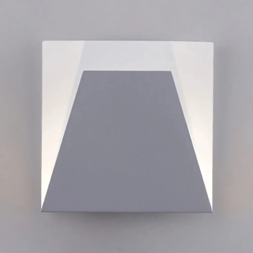 DecorBites™ DecorBites™ Minimalist Geometric Metal LED Wall Sconce in Warm/White Lighting for Bedroom