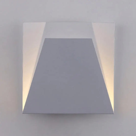 DecorBites™ DecorBites™ Minimalist Geometric Metal LED Wall Sconce in Warm/White Lighting for Bedroom