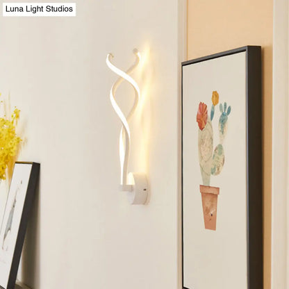 DecorBites™ DecorBites™ Minimalist LED Wall Lamp in Black/White Metal for Living Room