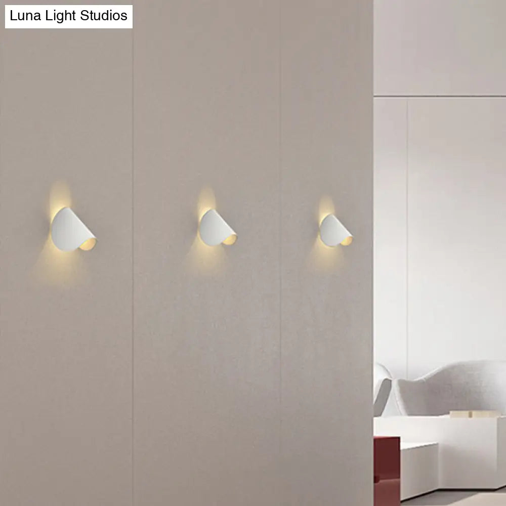 DecorBites™ DecorBites™ Minimalist Metallic LED Curved Wall Light for Living Room
