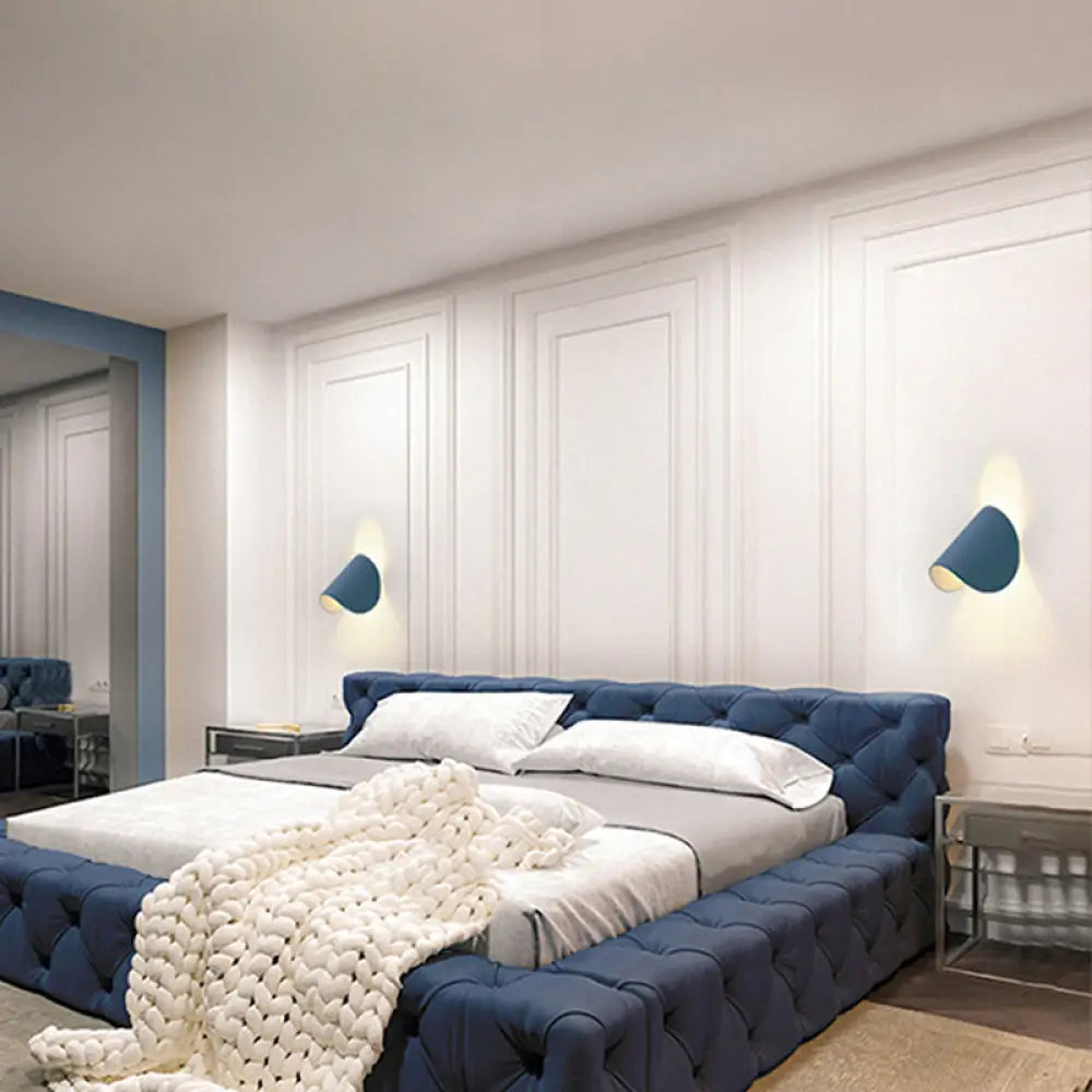 DecorBites™ DecorBites™ Minimalist Metallic LED Curved Wall Light for Living Room