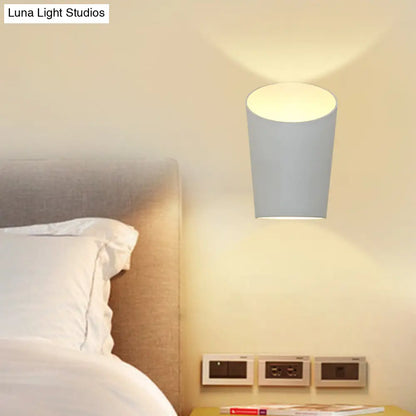 DecorBites™ DecorBites™ Minimalist White Metal Wall Lamp with Integrated LED for Bedroom - Warm/White Lighting