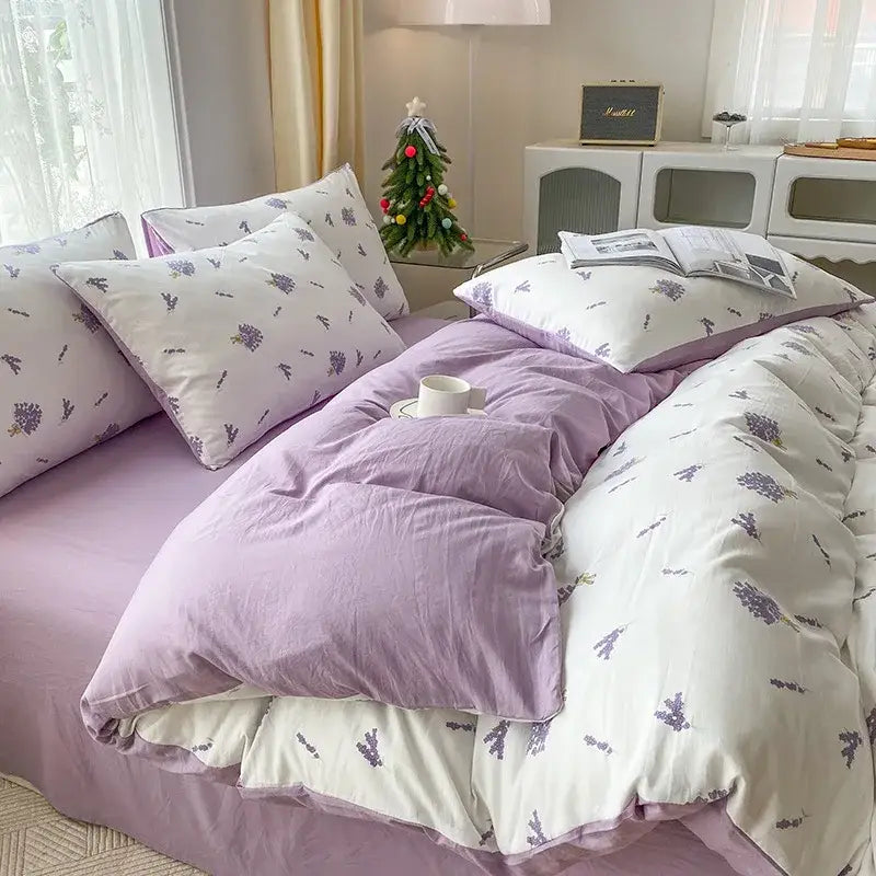 Lavender and white floral-patterned plush fabric bedding set in mint green and cream cartoon heart plant quilt design