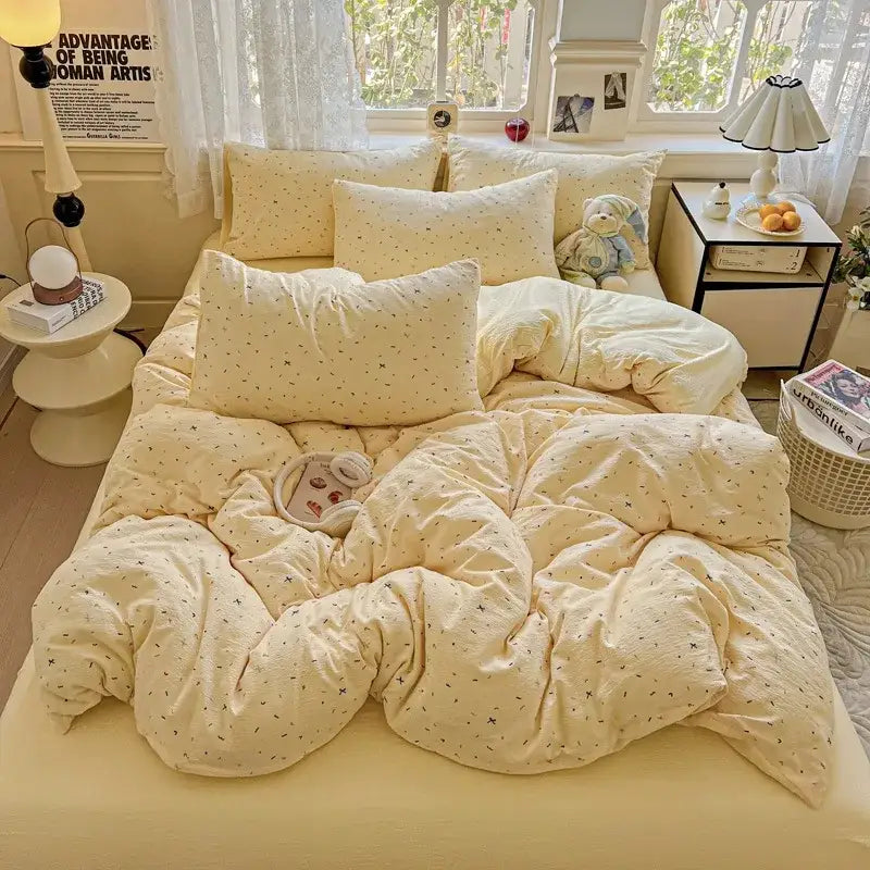 Cream-colored duvet cover set with subtle star pattern in a mint green floral double layer yarn cover set for bedroom