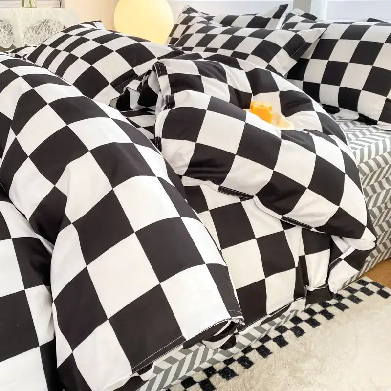 Black and white checkered duvet cover set with bold geometric pattern for bedding set in decorbites cartoon print style