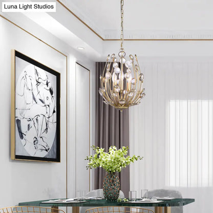 Lámpara de araña moderna de 3 luces con diseño floral en dorado - Lámpara colgante de metal y cristal para comedor