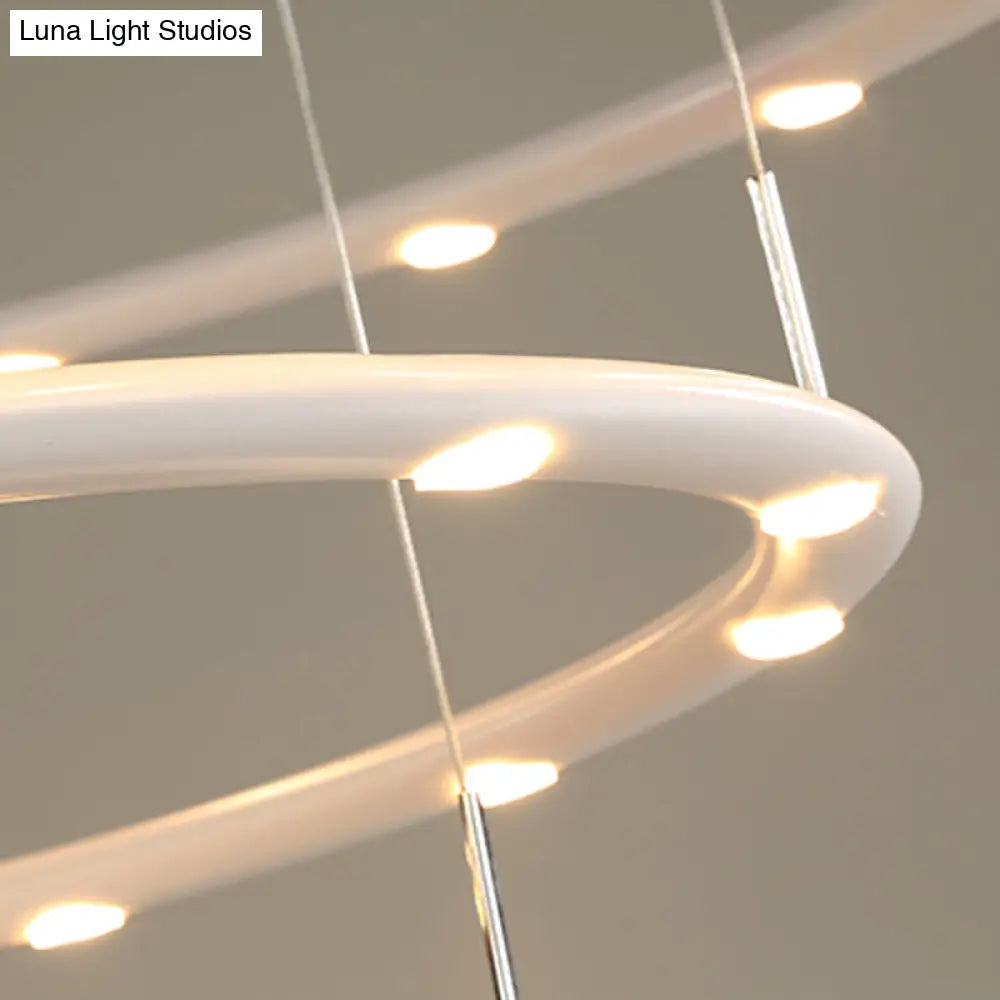 Lámpara de araña LED moderna de acrílico de 1/2 niveles en blanco y negro para dormitorio: iluminación cálida/blanca