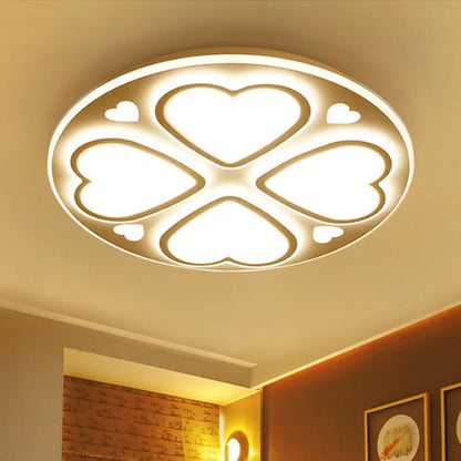 Lámpara de techo DecorBites™ moderna con forma de corazón y pétalos de acrílico - Elegante aplique de techo blanco para baño